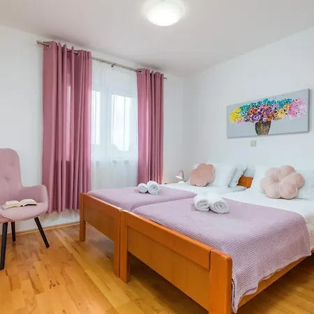 Apartment Ana